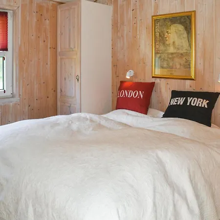 3 Bedroom In Henne