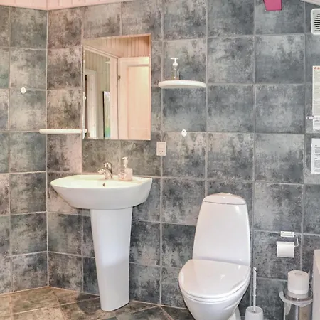 Cozy Home In Henne With Sauna Хенне-Странн