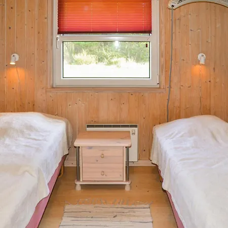 Дом отдыха Cozy Home In Henne With Sauna